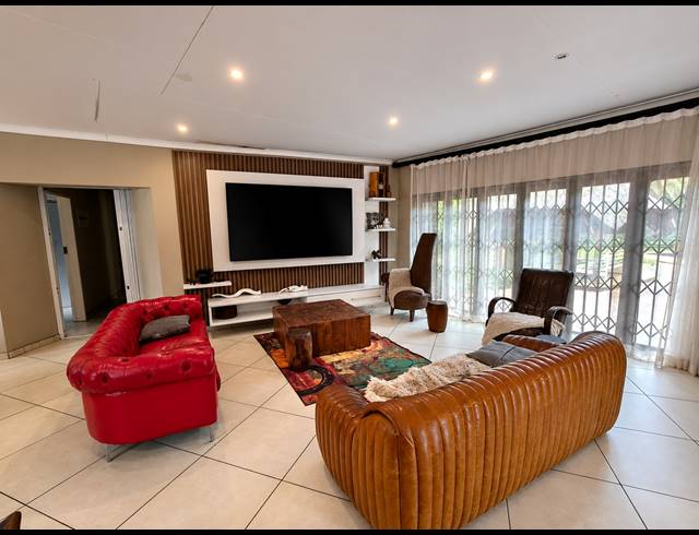4 BEDROOM HOUSE TO LET IN THREE RIVERS EAST